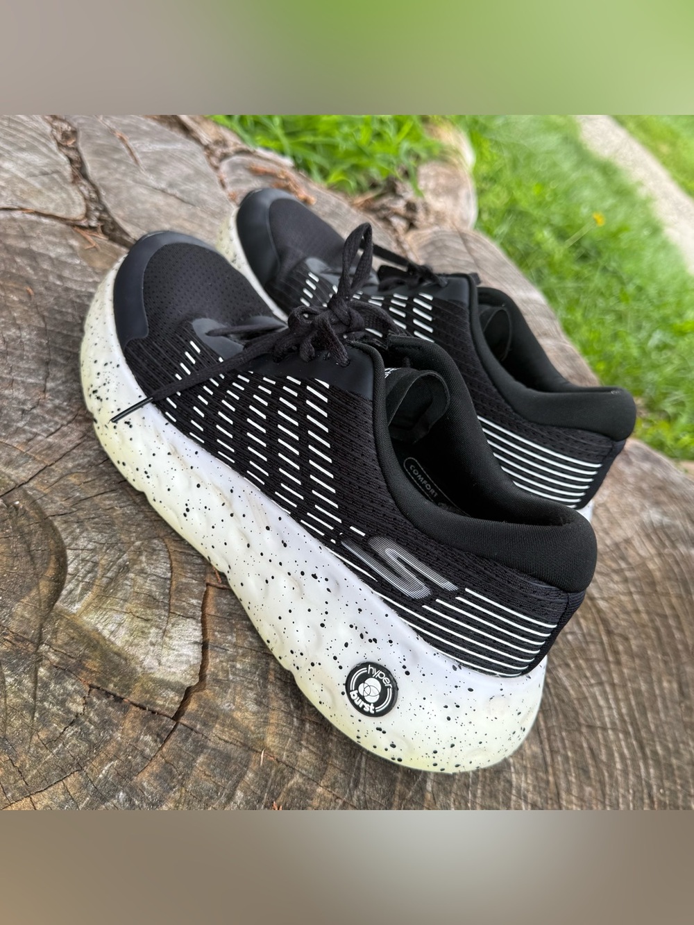 Sketchers GoRun Women’s Black And White Sneaker size 10